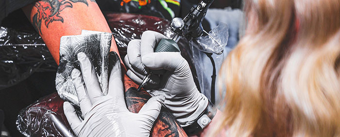 How Much Do Tattoo Artists Make? | Barber DTS